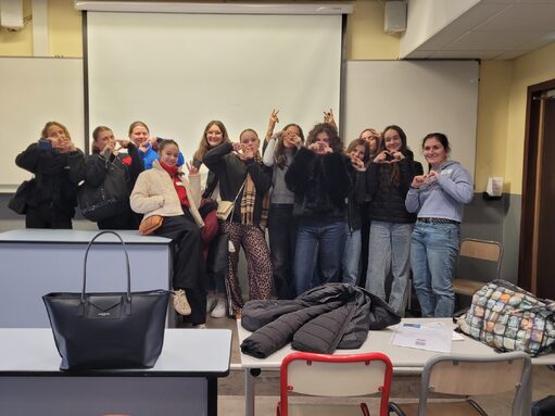 Le groupe en salle de speed-meeting.jpg